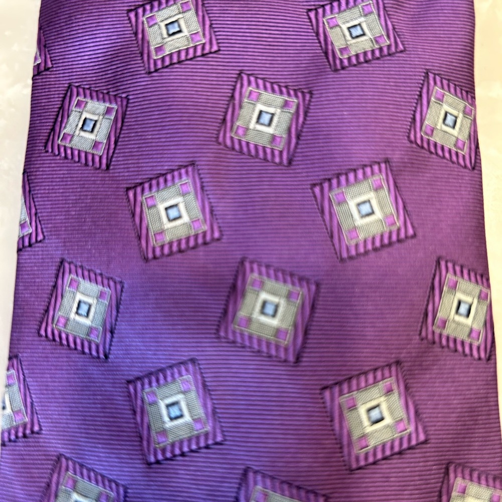 Alfred Dinner London Luxurious Purple Geometric Men's Silk Tie, Made in Italy - Picture 2 of 13